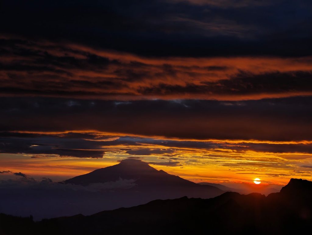 Panoramic view of the best mountains in Tanzania, featuring scenic hiking landscapes and iconic mountain peaks.