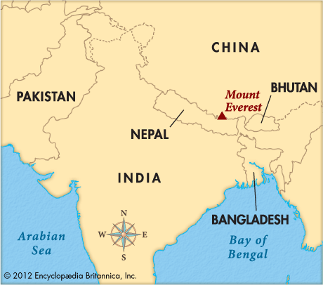 Mount Everest location map showing Nepal Tibet border and Himalayan mountain region details