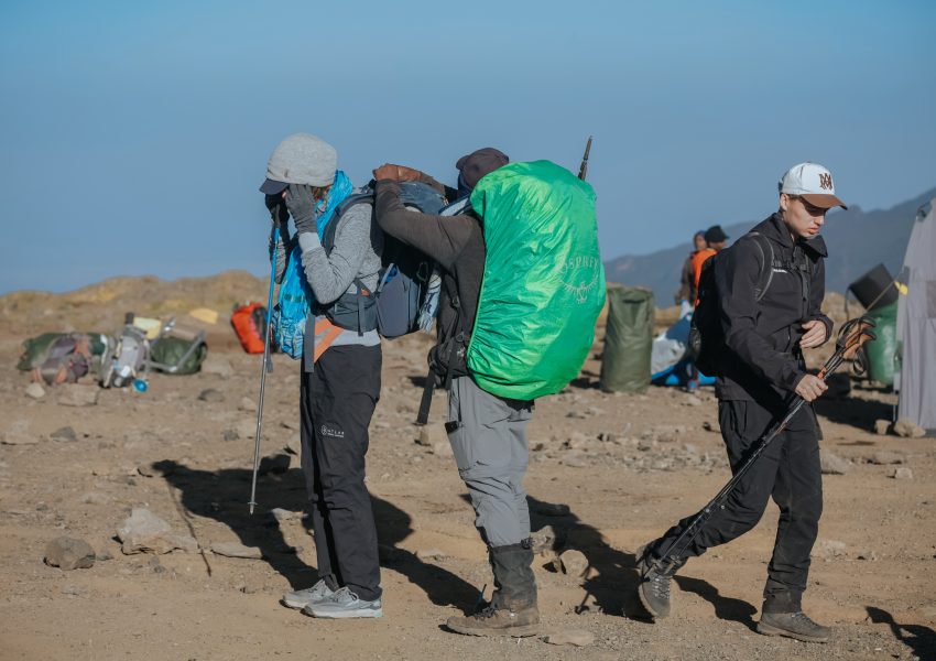 7 Days vs 8 Days Kilimanjaro comparison showing trekking routes, acclimatization, cost, and climbing duration differences.